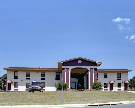 Imagen general del Hotel Econo Lodge And Conference Center. Foto 1