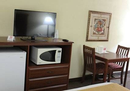 Imagen de la habitación del Hotel Econo Lodge Andrews Afb. Foto 7
