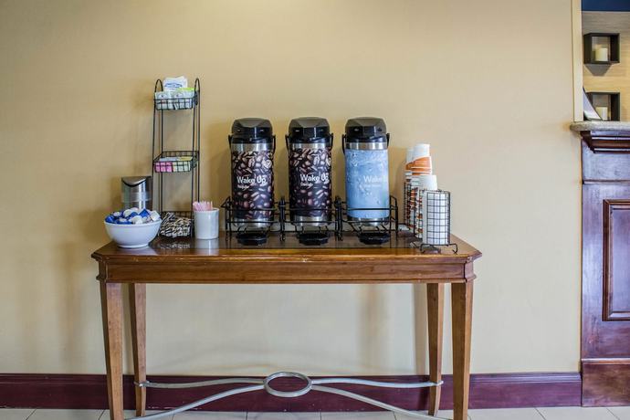 Imagen de los interiores del Hotel Econo Lodge Ankeny - Des Moines. Foto 15