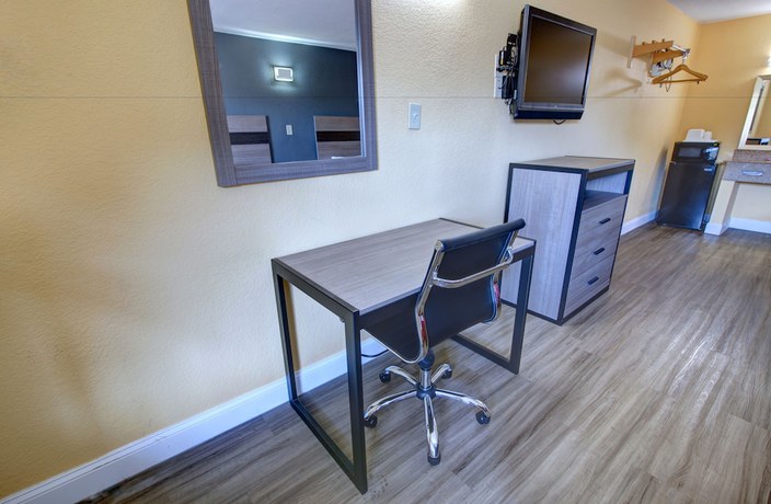 Imagen de la habitación del Hotel Econo Lodge At Military Circle. Foto 9