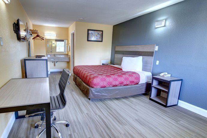 Imagen de la habitación del Hotel Econo Lodge At Military Circle. Foto 11