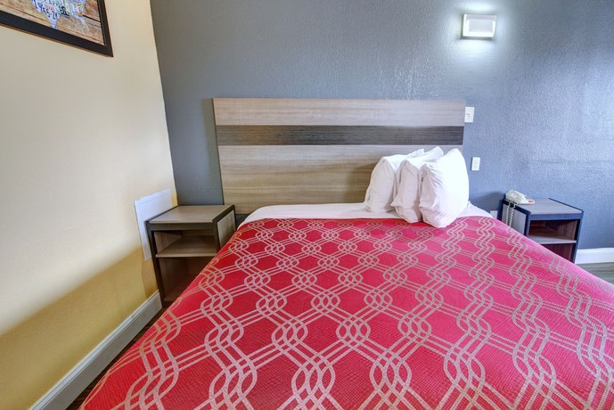 Imagen de la habitación del Hotel Econo Lodge At Military Circle. Foto 15