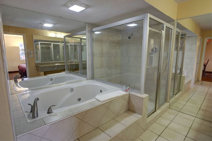 Imagen de la habitación del Hotel Econo Lodge At Military Circle. Foto 18