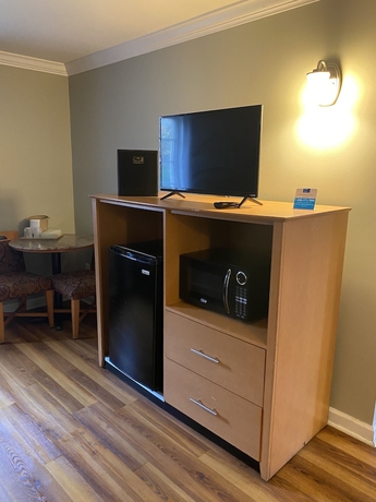Imagen de la habitación del Hotel Econo Lodge At The Falls North. Foto 5