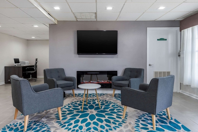 Imagen de los interiores del Hotel Econo Lodge At The University. Foto 17