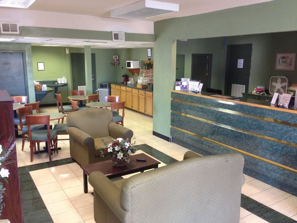 Imagen de los interiores del Hotel Econo Lodge, Athens. Foto 17