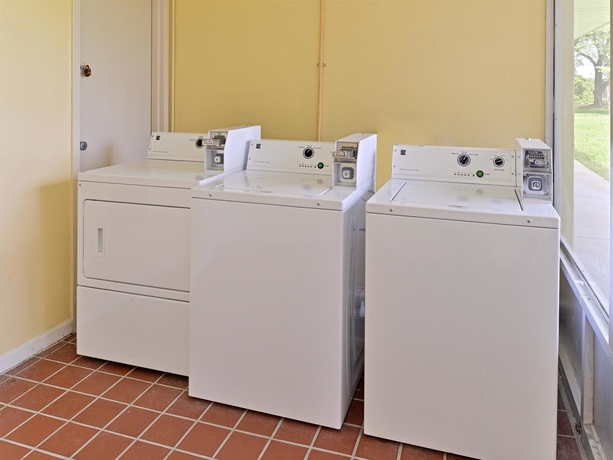 Imagen de los interiores del Hotel Econo Lodge, Baton Rouge. Foto 6