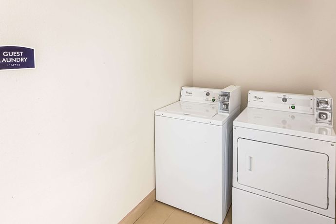 Imagen de los interiores del Hotel Econo Lodge Baton Rouge University Area. Foto 16