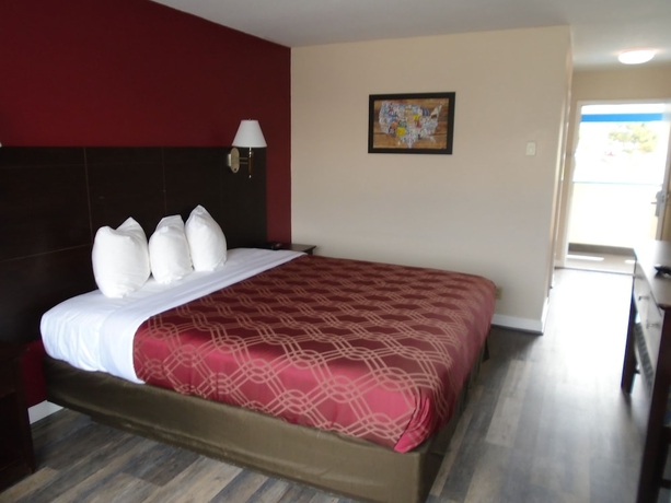 Imagen de la habitación del Hotel Econo Lodge Bay Breeze. Foto 3