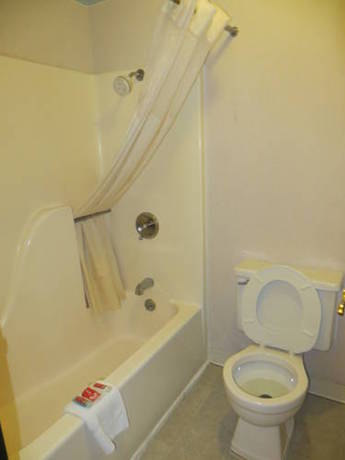 Imagen de la habitación del Hotel Econo Lodge Bayview. Foto 3