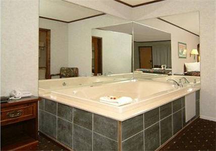 Imagen de la habitación del Hotel Econo Lodge Bayview. Foto 8