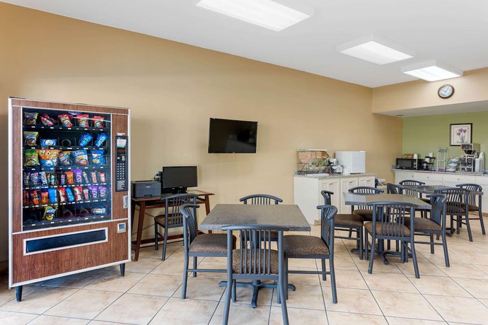 Imagen del bar/restaurante del Hotel Econo Lodge Belton - Kansas City South. Foto 5