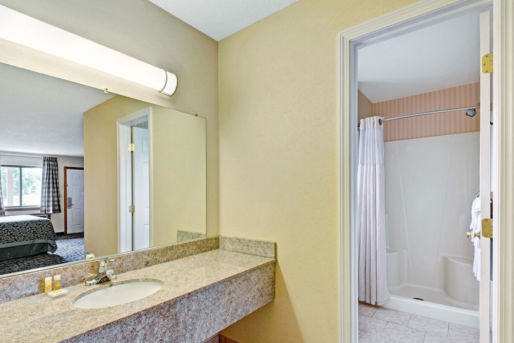 Imagen de la habitación del Hotel Econo Lodge Bethel - Danbury. Foto 3