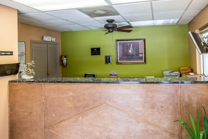 Imagen de los interiores del Hotel Econo Lodge Biltmore. Foto 14