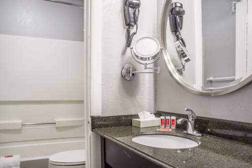 Imagen de la habitación del Hotel Econo Lodge Brockport. Foto 8