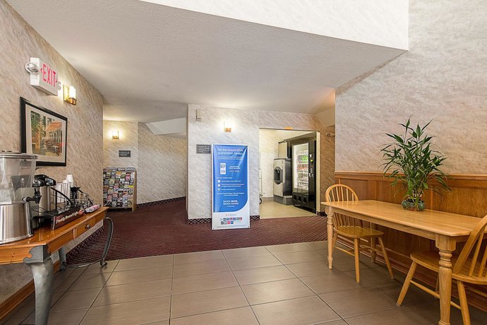 Imagen de los interiores del Hotel Econo Lodge Buckley. Foto 17