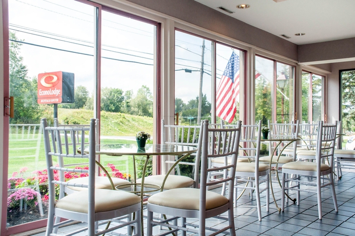 Imagen del bar/restaurante del Hotel Econo Lodge Buffalo South. Foto 4