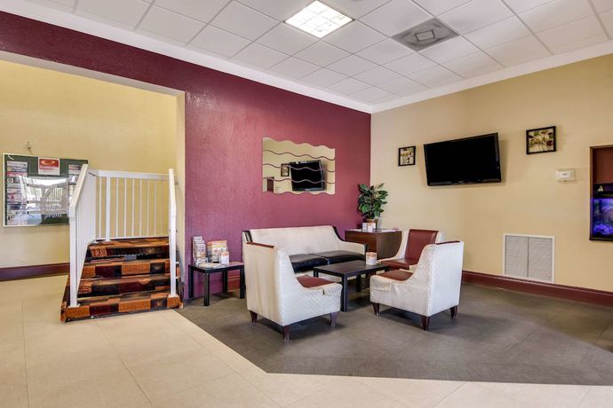 Imagen de los interiores del Hotel Econo Lodge Busch Gardens. Foto 16