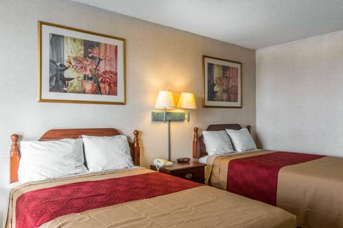 Imagen de la habitación del Hotel Econo Lodge, Calhoun. Foto 8