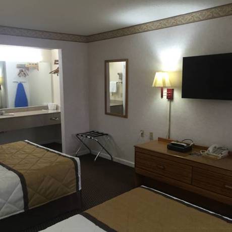 Imagen de la habitación del Hotel Econo Lodge, Calhoun. Foto 14