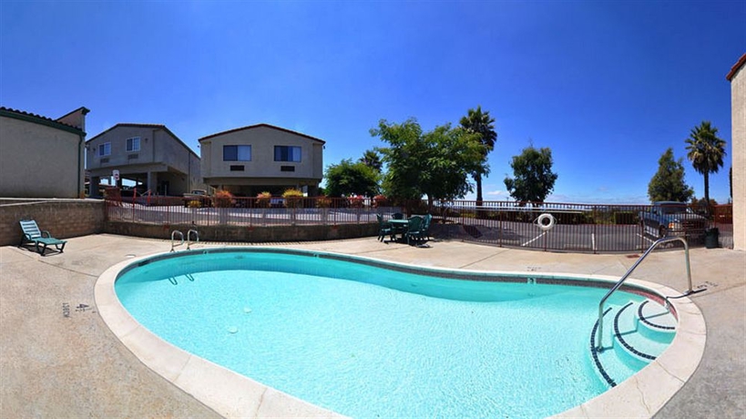 Imagen de la piscina del Hotel Econo Lodge Castro Valley I-580. Foto 14
