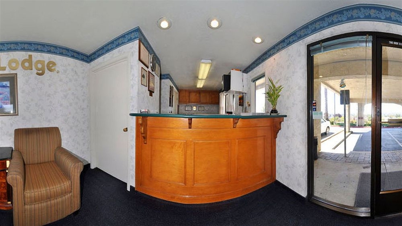 Imagen de los interiores del Hotel Econo Lodge Castro Valley I-580. Foto 13
