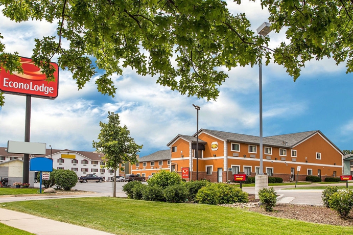 Imagen de los exteriores del Hotel Econo Lodge Cedar Rapids. Foto 11