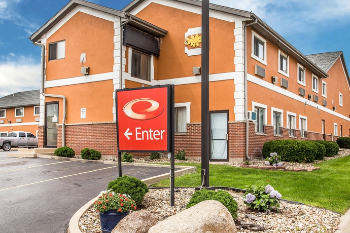 Imagen de los exteriores del Hotel Econo Lodge Cedar Rapids. Foto 12