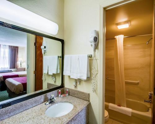Imagen de la habitación del Hotel Econo Lodge Christiansburg-Blacksburg I-81. Foto 7