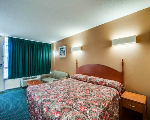 Imagen de la habitación del Hotel Econo Lodge Civic Center. Foto 5