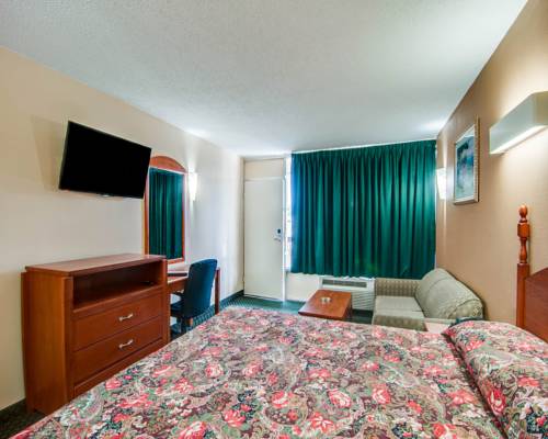 Imagen de la habitación del Hotel Econo Lodge Civic Center. Foto 6