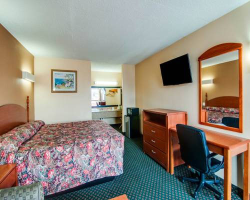 Imagen de la habitación del Hotel Econo Lodge Civic Center. Foto 7
