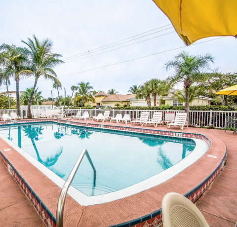 Imagen de la piscina del Hotel Econo Lodge Cocoa Beach - Near The Port. Foto 7
