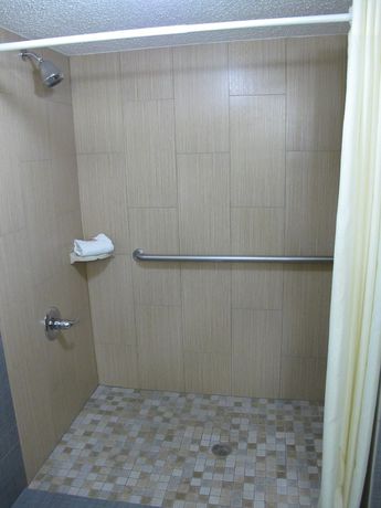 Imagen de la habitación del Hotel Econo Lodge Coliseum. Foto 10