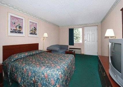 Imagen de la habitación del Hotel Econo Lodge Columbus. Foto 8