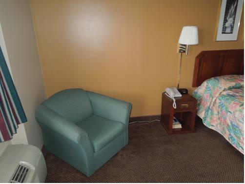 Imagen de la habitación del Hotel Econo Lodge Columbus. Foto 10