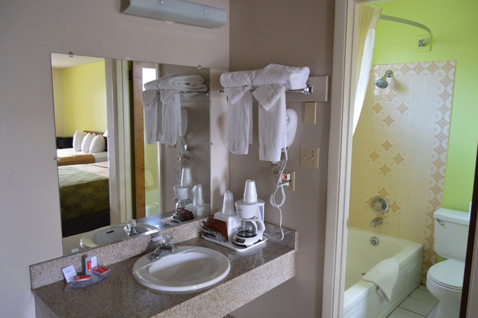 Imagen de la habitación del Hotel Econo Lodge, Cortez. Foto 8