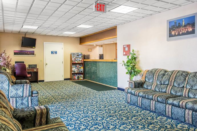 Imagen de los interiores del Hotel Econo Lodge Cranston - Providence. Foto 16