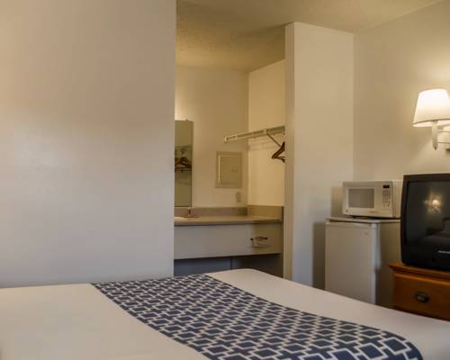 Imagen de la habitación del Hotel Econo Lodge Crystal River. Foto 7