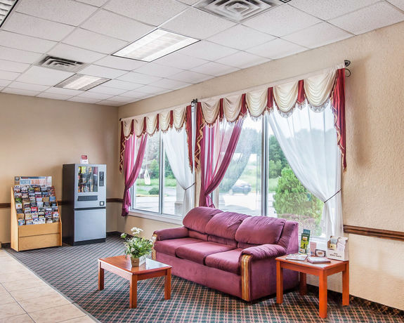 Imagen de los interiores del Hotel Econo Lodge Cullman South. Foto 14