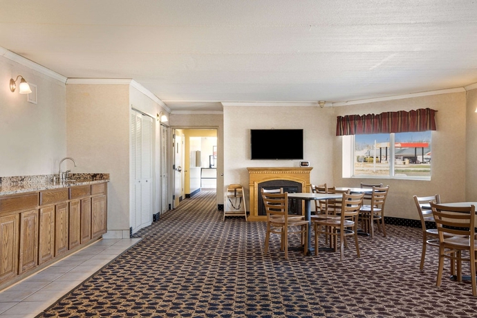 Imagen de los interiores del Hotel Econo Lodge Darien Lakes. Foto 19