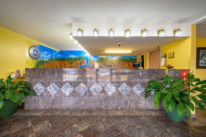 Imagen de los interiores del Hotel Econo Lodge, Decatur. Foto 19