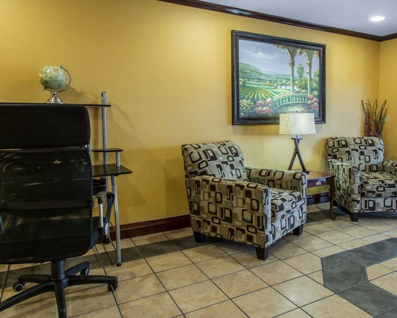 Imagen de los interiores del Hotel Econo Lodge Defuniak Springs I-10. Foto 20