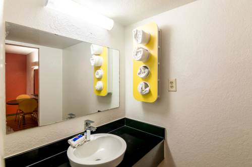 Imagen de la habitación del Hotel Econo Lodge, Del City. Foto 10