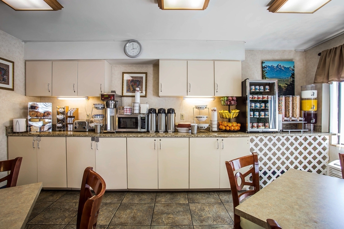 Imagen del bar/restaurante del Hotel Econo Lodge Denver International Airport. Foto 2