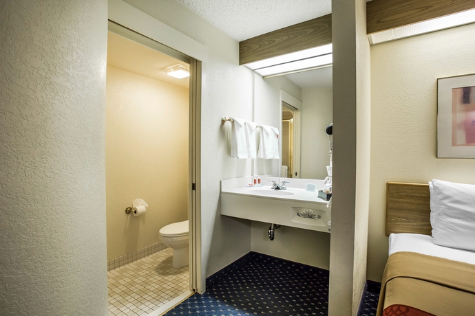 Imagen de la habitación del Hotel Econo Lodge Denver International Airport. Foto 4