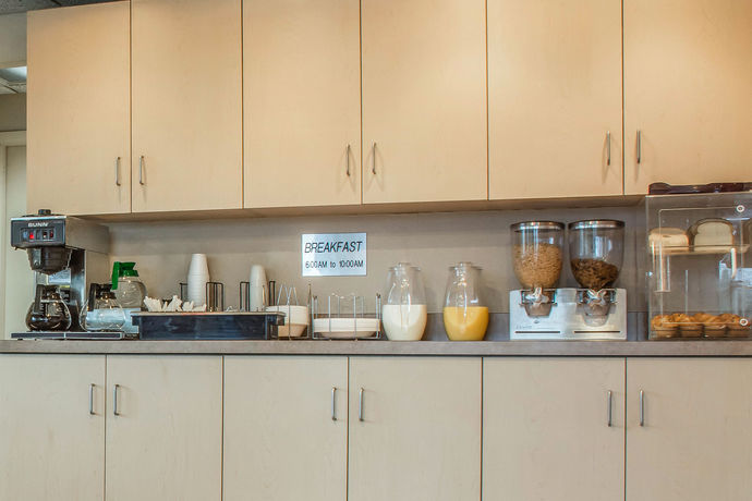 Imagen del bar/restaurante del Hotel Econo Lodge Dewitt. Foto 3