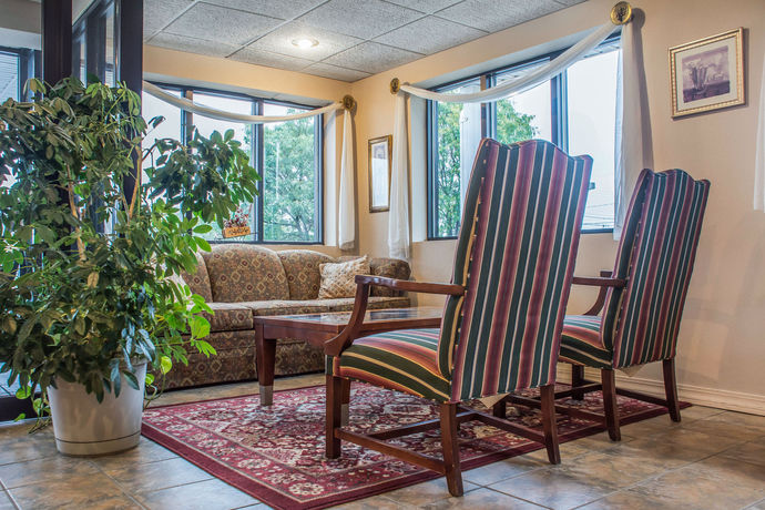 Imagen de los interiores del Hotel Econo Lodge Dewitt. Foto 14