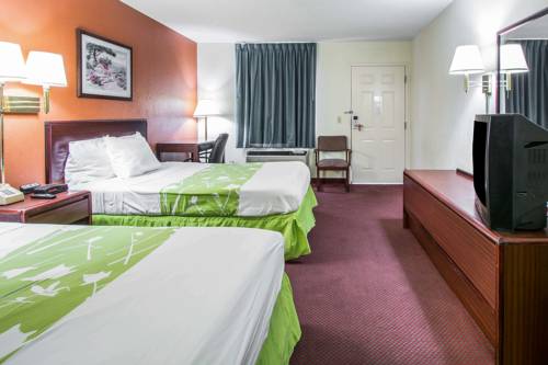 Imagen de la habitación del Hotel Econo Lodge Dothan. Foto 9