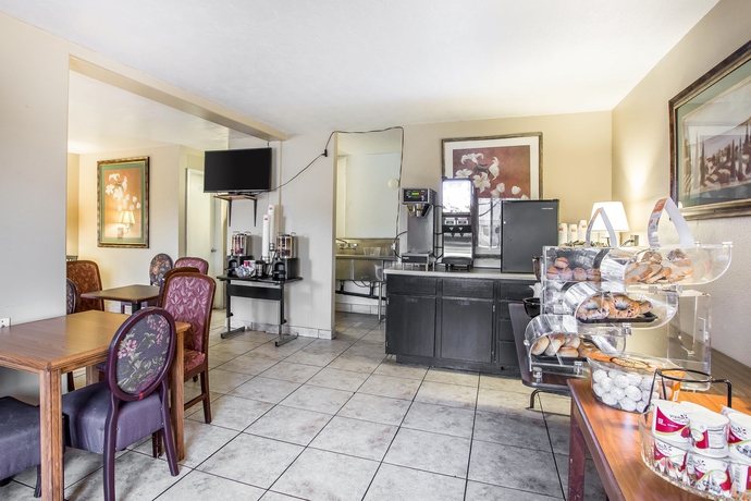 Imagen del bar/restaurante del Hotel Econo Lodge Downtown, Salt Lake CIty. Foto 3